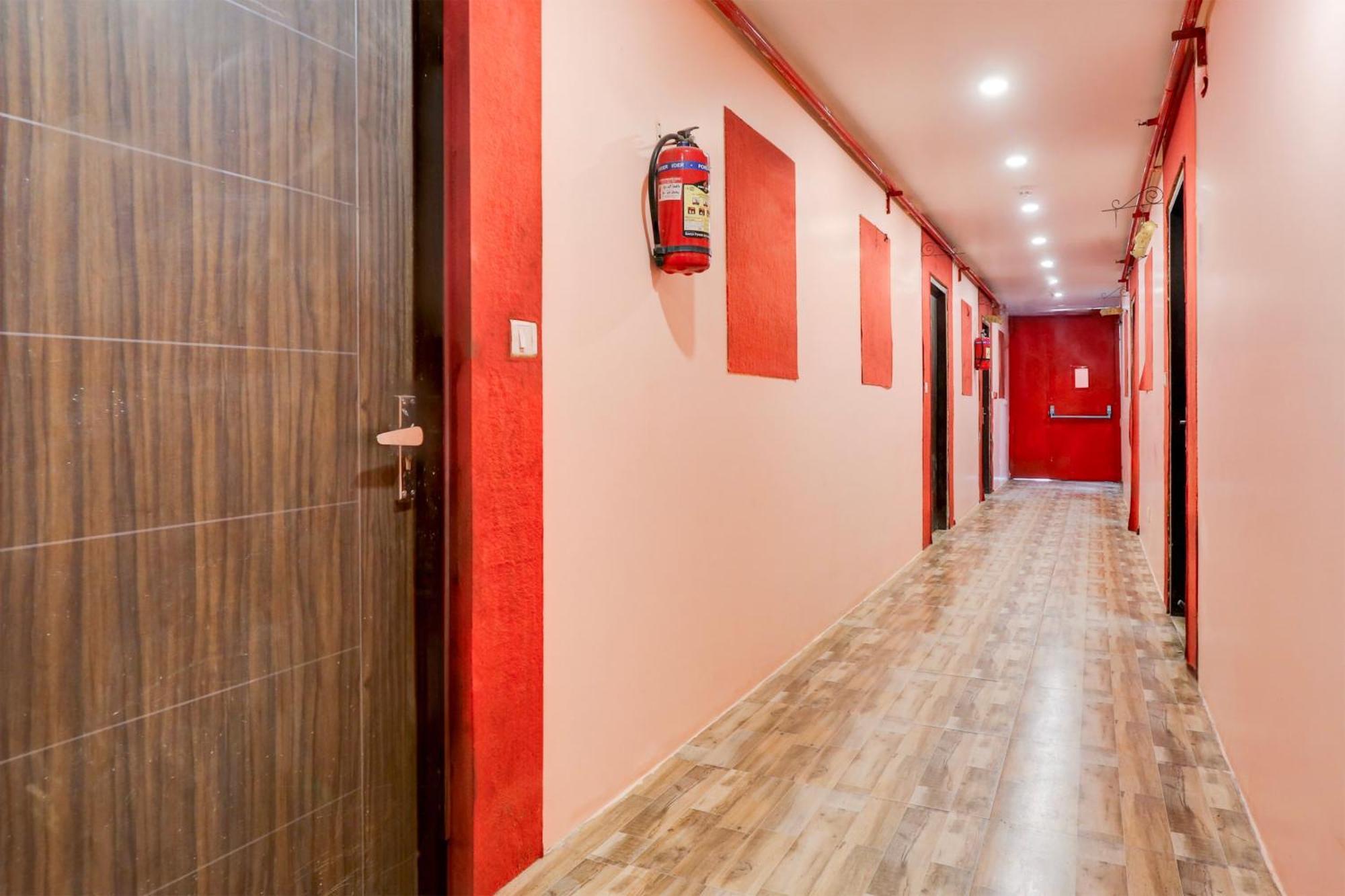דלהי Super Hotel O S J Residency מראה חיצוני תמונה